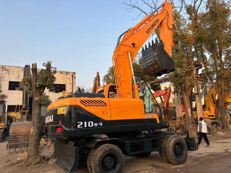 한국 중고용 현대 엑스카버 판매 중고용 R210w-9 휠 21950KW 21톤 진동유 기계